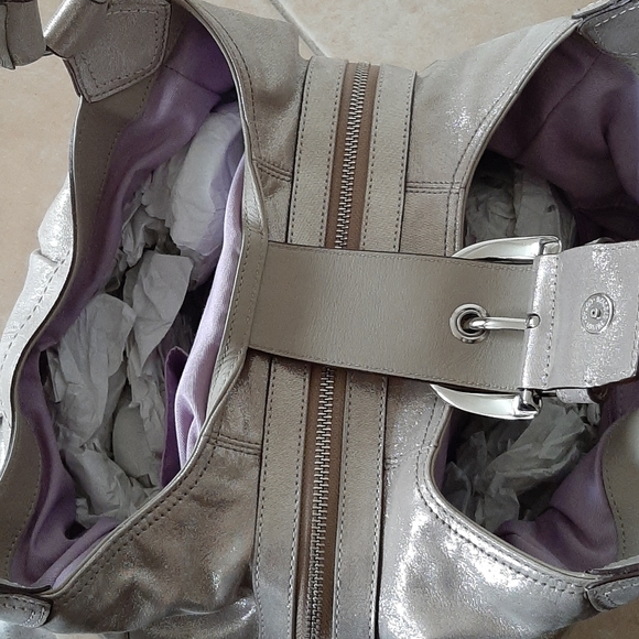 Coach purse - Picture 4 of 5